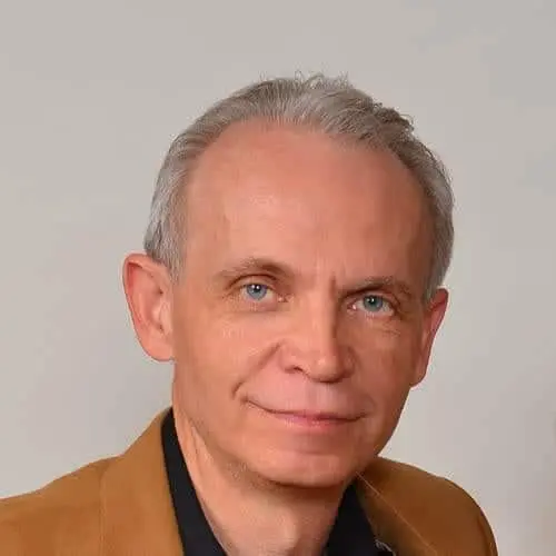 Author Photo of Tom Kolnowski