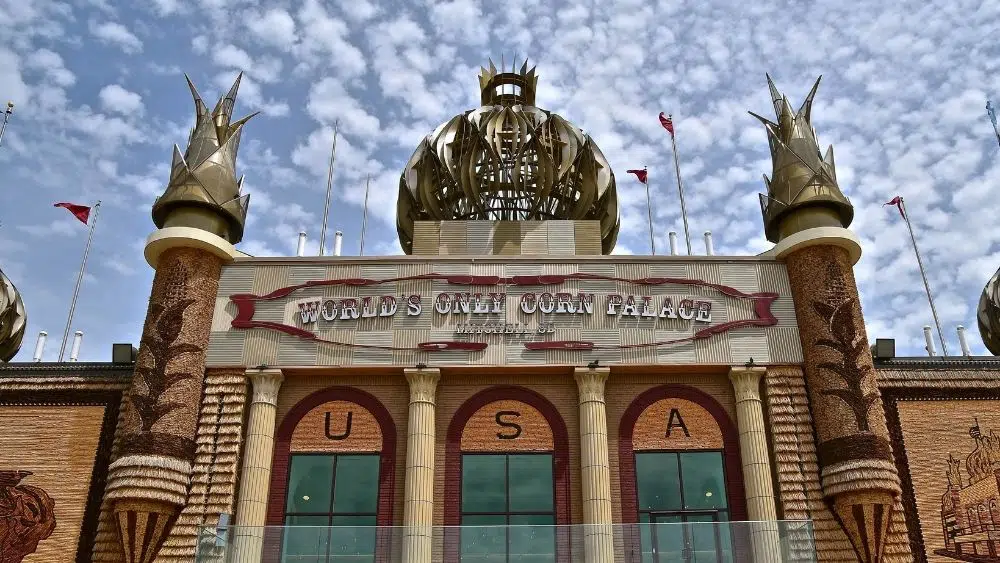 photo of the outside of the worlds only corn palace in south dakota