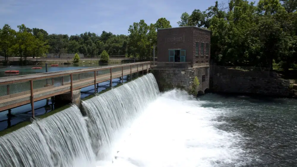 View of the dam and waterfall at Mammoth Spring State Park