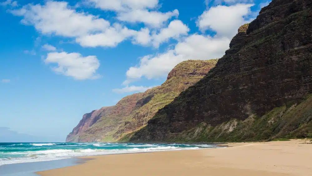 Sandy beaches and cliffs at Polihale State Park on Kauai