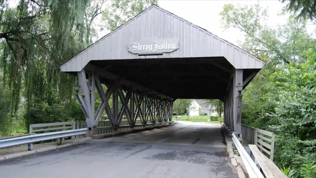 Sleepy Hollow wooden covered bridge over Ten Mile Creek near Sylvania, Ohio