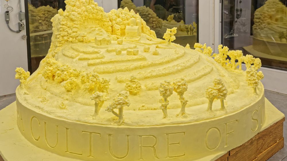 giant butter sculpture in Harrisburg, PA